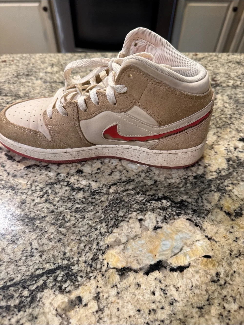 Nike Kids Air Jordan Mid-Top Sneakers in Beige, pink